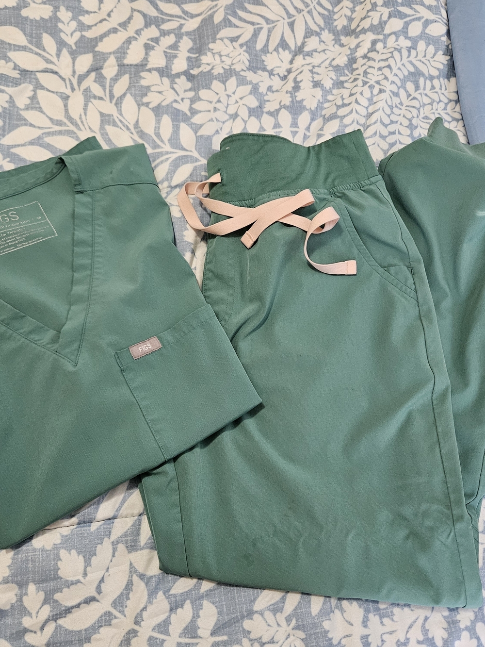 Figs Teal Green Scrub Top and Pants with Pink Drawstring, Pants: S ,  top: M